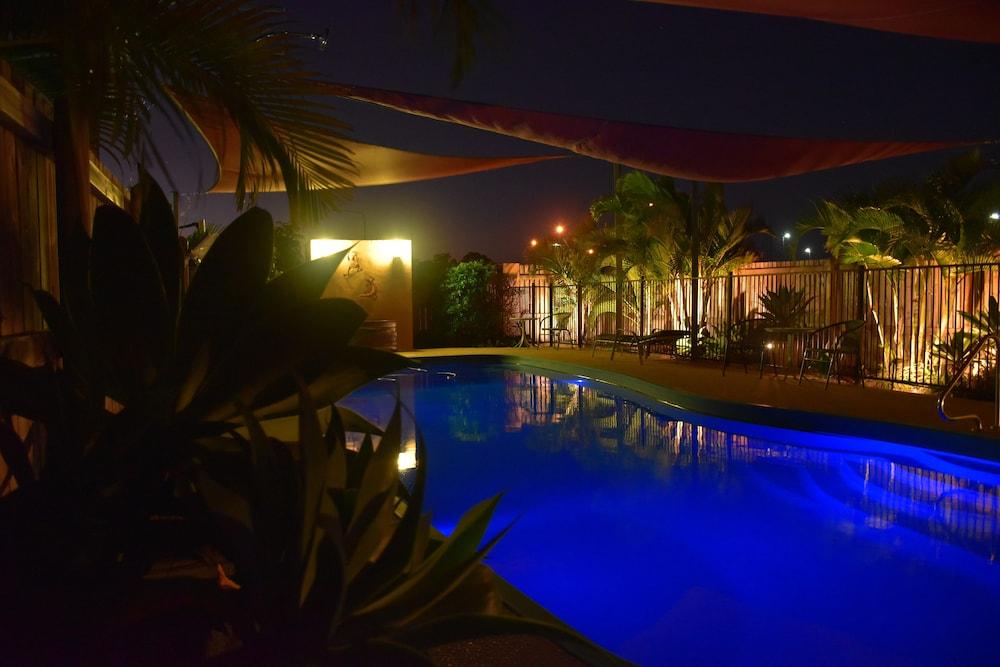 בואוון Bluewater Harbour Motel מראה חיצוני תמונה