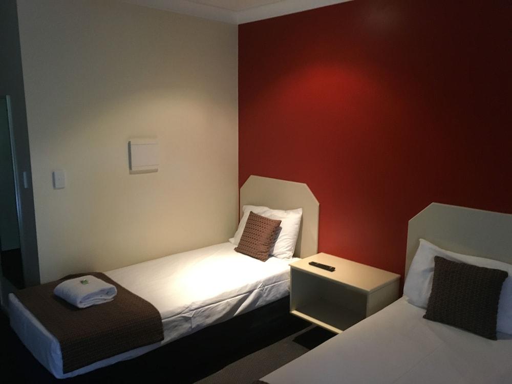 בואוון Bluewater Harbour Motel מראה חיצוני תמונה