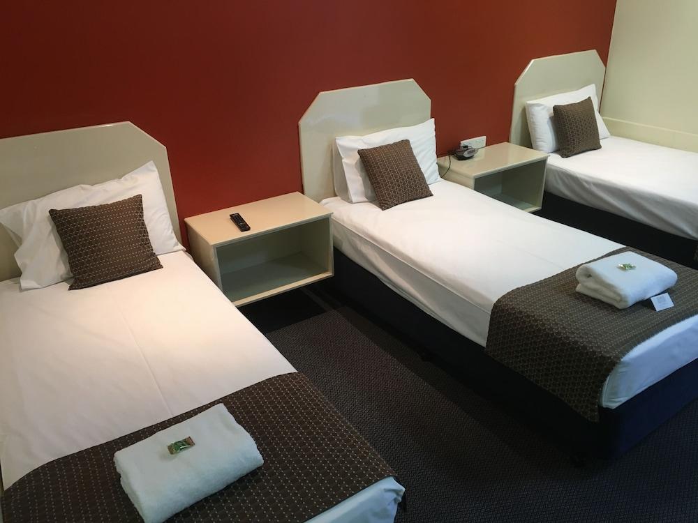 בואוון Bluewater Harbour Motel מראה חיצוני תמונה