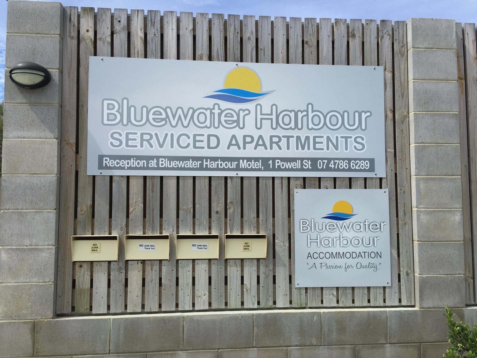 בואוון Bluewater Harbour Motel מראה חיצוני תמונה