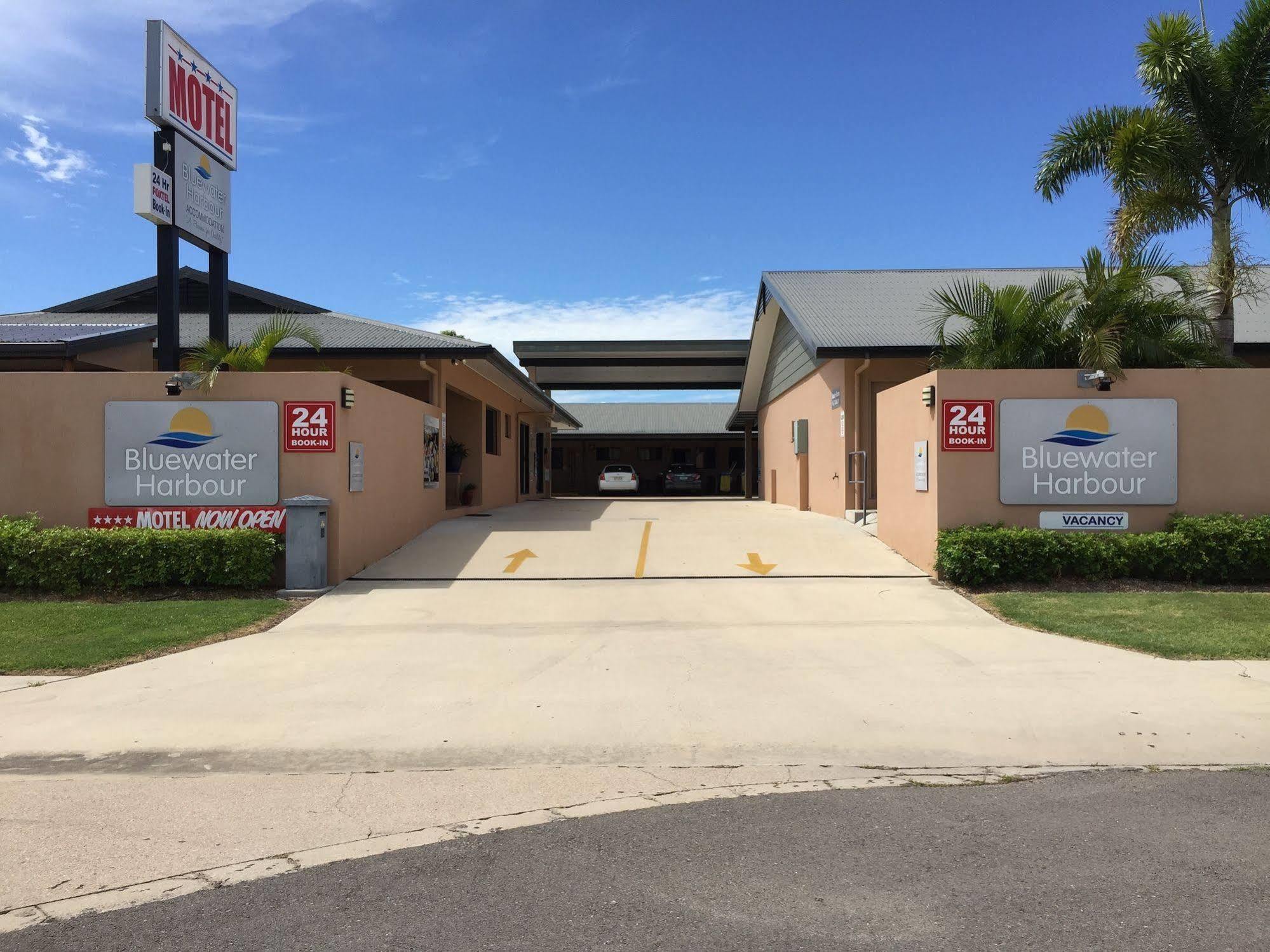 בואוון Bluewater Harbour Motel מראה חיצוני תמונה